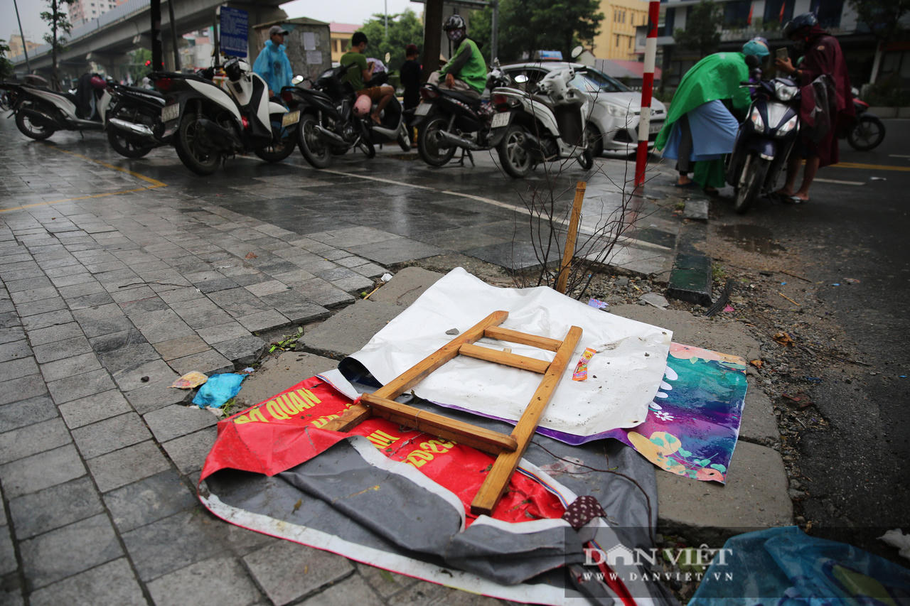 Hà Nội: Xuất hiện nhiều nắp cống, hố ga hư hỏng, mất nắp - Ảnh 6.