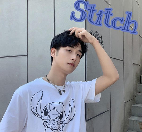 Khuôn mặt gây thương nhớ của Zhang (22 tuổi) ở thành phố Ninh Ba, tỉnh Chiết Giang, Trung Quốc. Ảnh: Weibo.