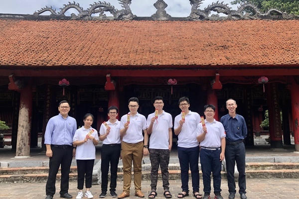 Con gái bác bảo vệ giành huy chương Toán quốc tế