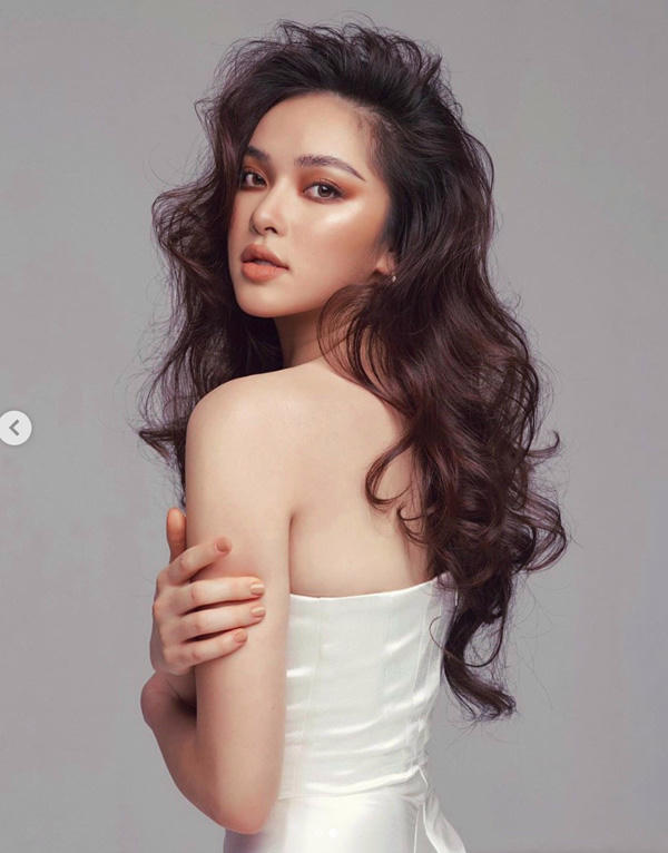 Chân dung thí sinh Hoa hậu Việt Nam 2020 bị đồn cặp kè giai út nhà Jonathan Hạnh Nguyễn - Ảnh 3.