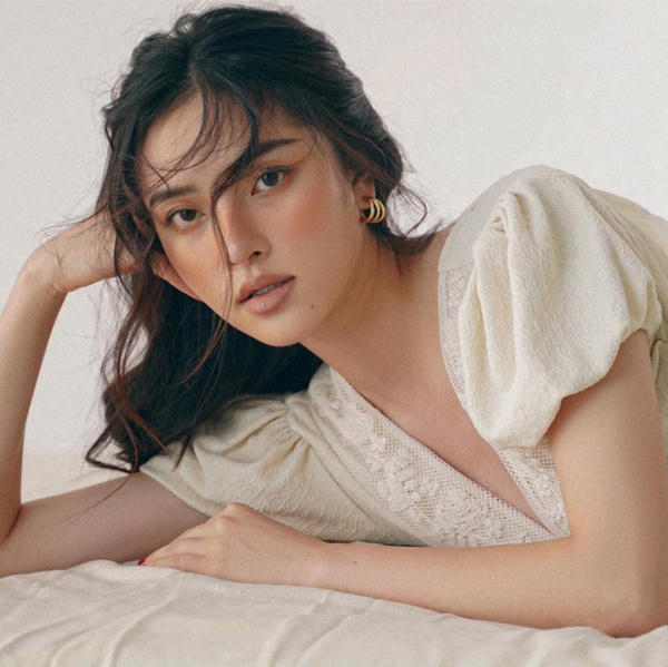 Chân dung thí sinh Hoa hậu Việt Nam 2020 bị đồn cặp kè giai út nhà Jonathan Hạnh Nguyễn - Ảnh 8.