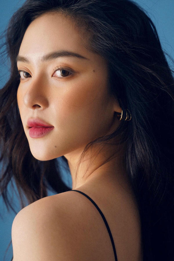 Chân dung thí sinh Hoa hậu Việt Nam 2020 bị đồn cặp kè giai út nhà Jonathan Hạnh Nguyễn - Ảnh 10.