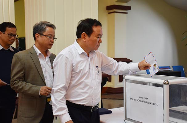 Bộ Tư pháp phát động quyên góp ủng hộ đồng bào miền Trung