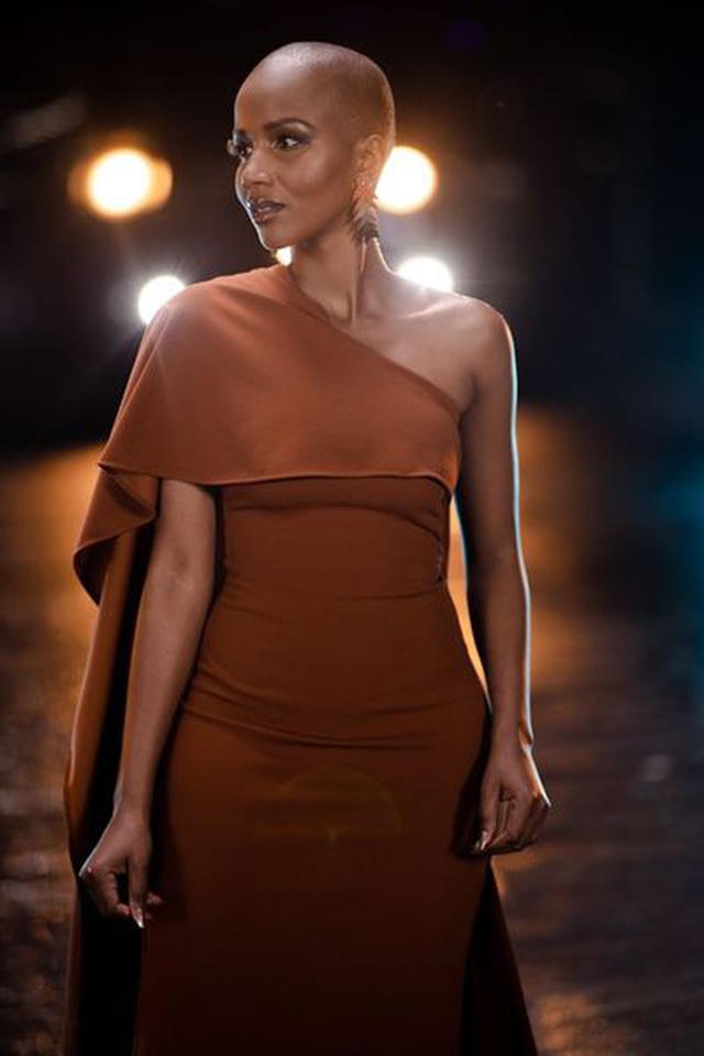 Vẻ đẹp khác lạ của mỹ nhân đầu trọc đăng quang Hoa hậu Nam Phi 2020 - 13