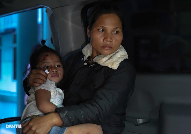 Sạt lở Trà Leng: “Nổ một tiếng lớn rồi bị vùi lấp hết luôn!” - 6