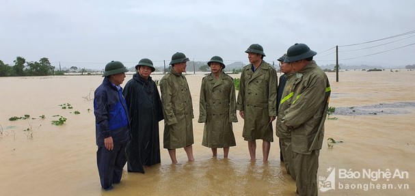  2 người mất tích vì lũ lụt ở Nghệ An