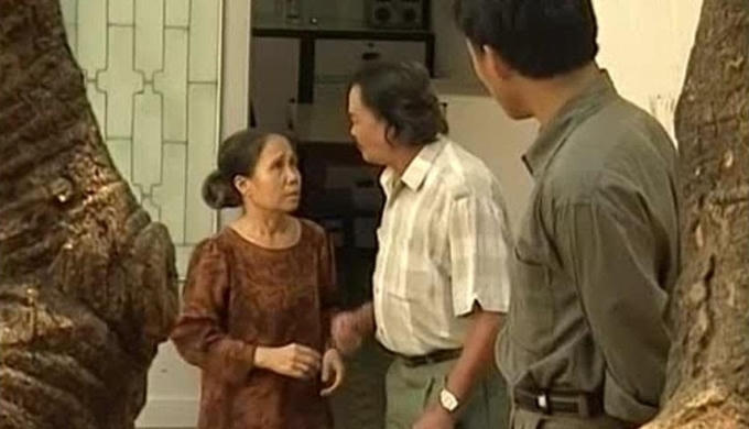 Hình ảnh nghệ sĩ Ánh Hoa và NSND Lâm Tới trong Đồng tiền xương máu được diễn viên Chi Bảo chia sẻ lại.