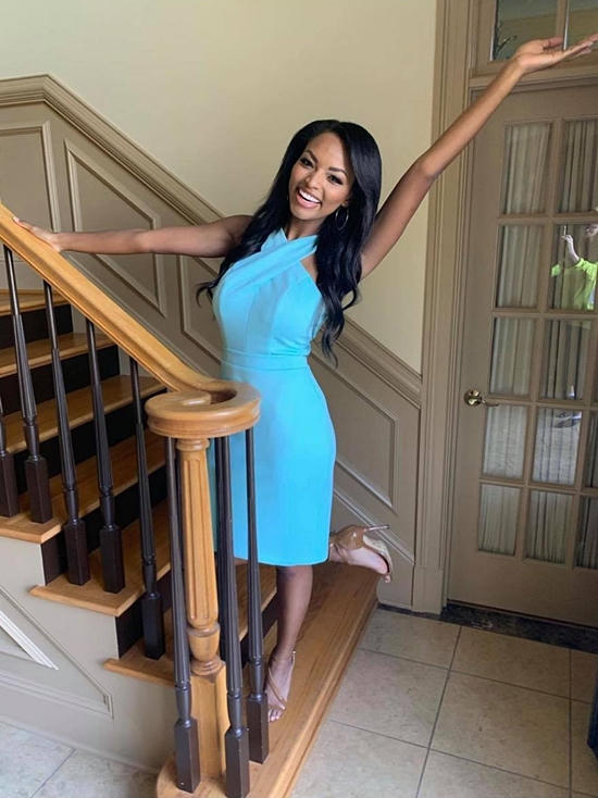 Người đẹp cũng tốt nghiệp đại học Mississippi, chuyên ngành Truyền thông marketing.