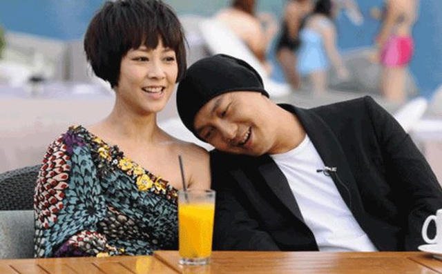 “Vua hài” Trương Vệ Kiện tiết lộ từng bị vợ “ép cưới” - 1