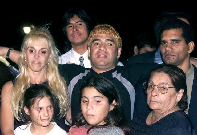 Chân dung người phụ nữ hơn hai thập kỷ gắn bó cùng Maradona - 1 Chân dung người phụ nữ hơn hai thập kỷ gắn bó cùng Maradona - 1