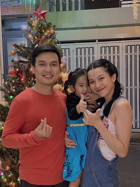 Gia đình MC Thiên Vũ - Thảo Nhi hạnh phúc bên nhau.