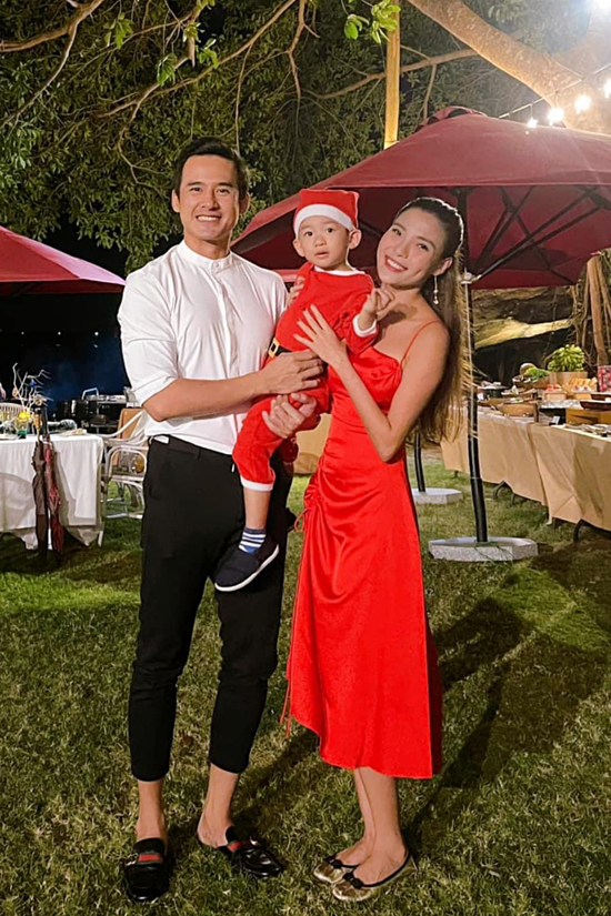 Lương Thế Thành - Thuý Diễm đưa con trai và bố mẹ nghỉ dưỡng ở Phú Quốc.