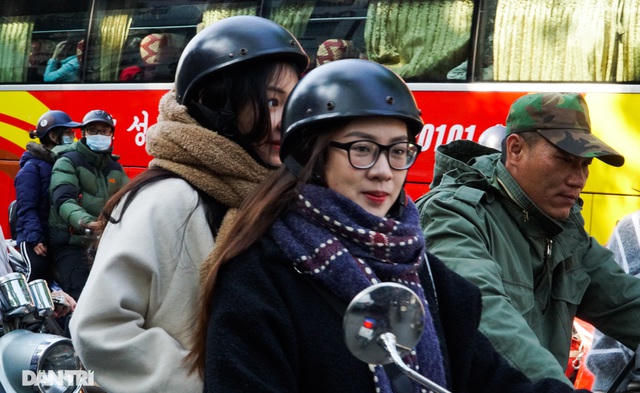 Các khu vui chơi ở Hà Nội đông nghịt người ngày đầu năm mới - 8