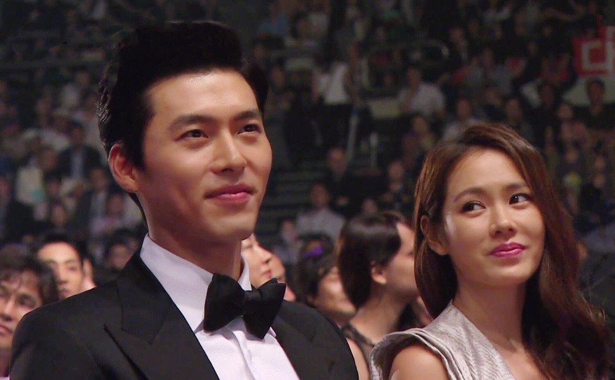 Son Ye Jin - Hyun Bin: Từ bạn diễn ăn ý 'Hạ cánh nơi anh' đến tình nhân