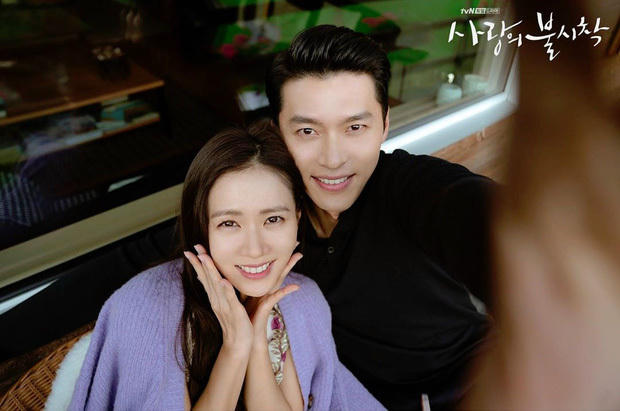 Son Ye Jin - Hyun Bin: Từ bạn diễn ăn ý 'Hạ cánh nơi anh' đến tình nhân