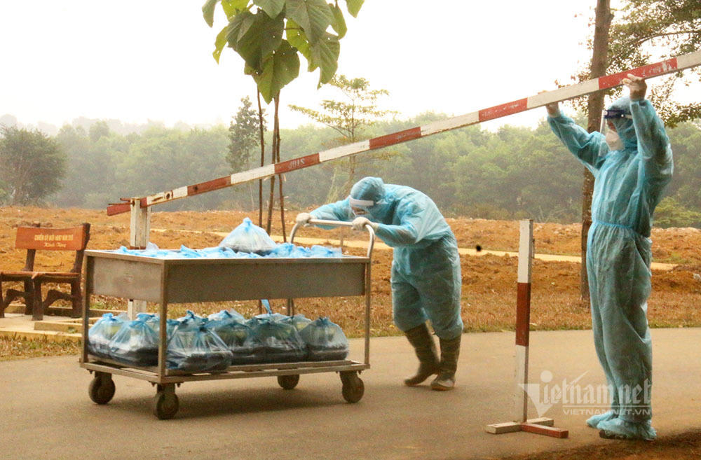 Bữa ăn 100 nghìn đồng mỗi ngày của người Hà Nội trong khu cách ly