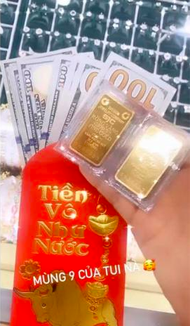 Loạt sao Việt "khoe vàng" gây choáng