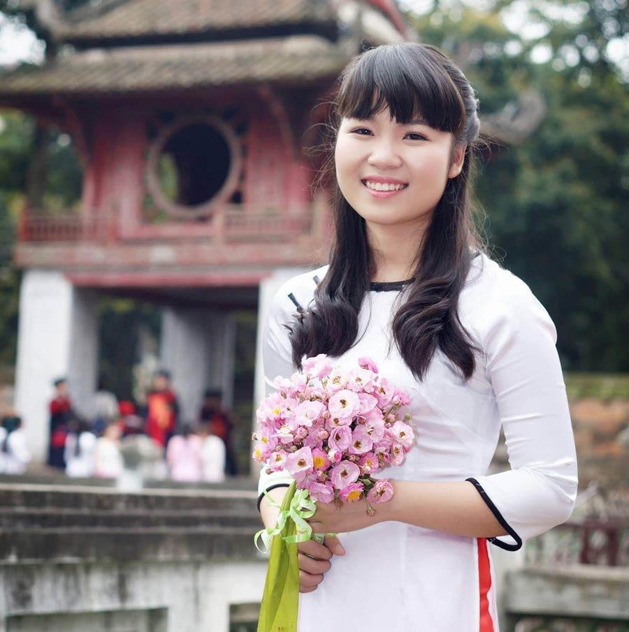 Cô gái Hà Nội vừa nhảy vừa nói: 'Bố mẹ ơi con lấy được chồng rồi'