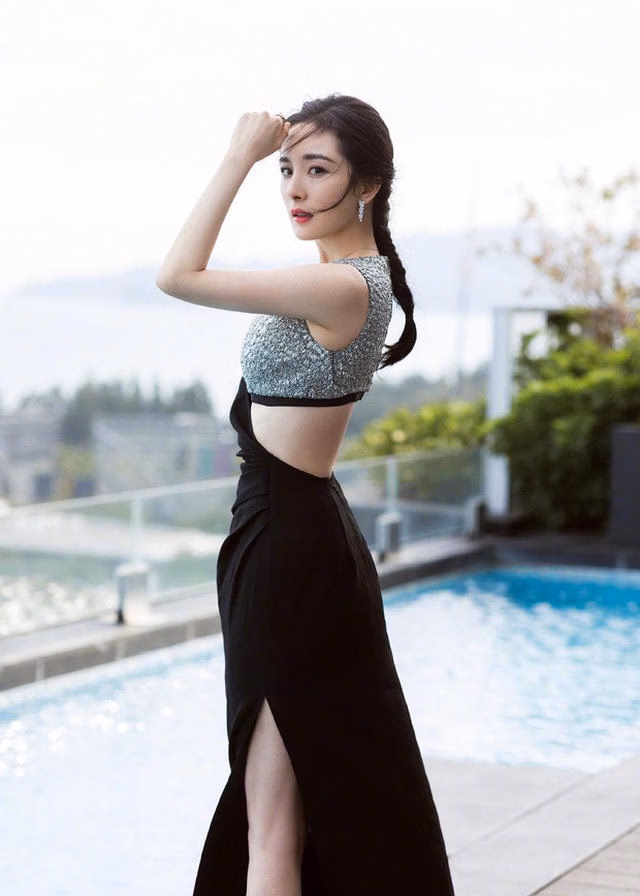 Dương Mịch mở màn trào lưu khoe eo độc đáo - 3