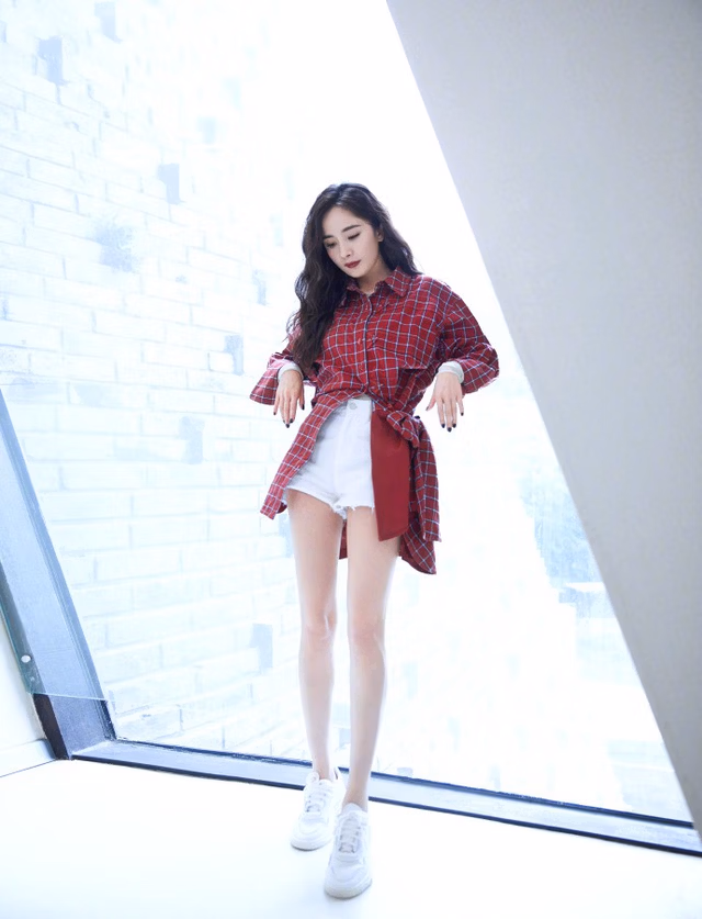 Dương Mịch mở màn trào lưu khoe eo độc đáo - 5