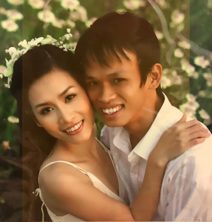 Bất ngờ về "người đàn ông quyền lực" kín tiếng đằng sau diễn viên Hà Hương - “Nguyệt thảo mai" - Ảnh 1.