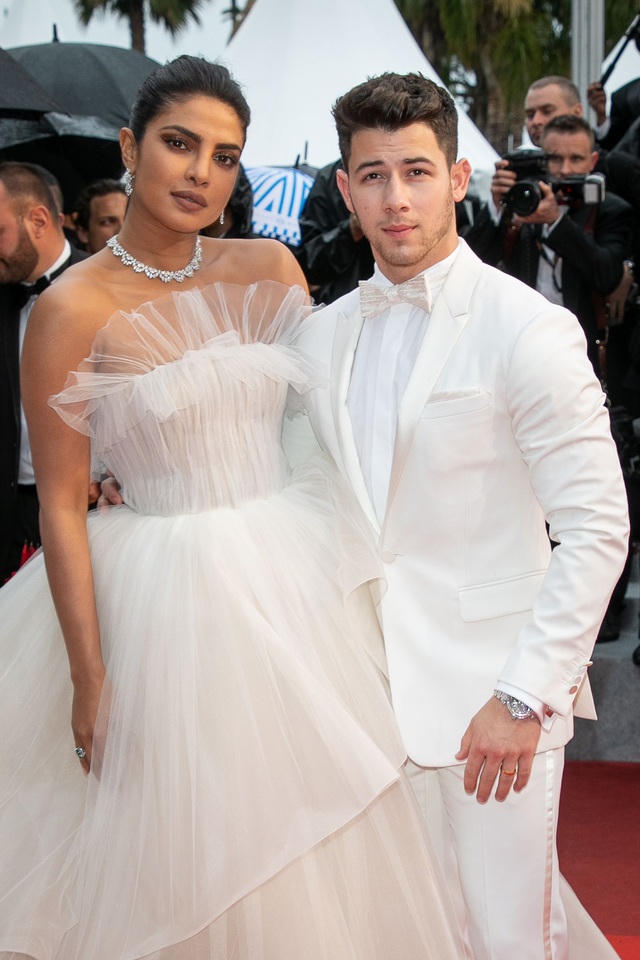 Chàng ca sĩ yêu Hoa hậu Hoàn vũ, cưới Hoa hậu Thế giới hơn 10 tuổi - 3