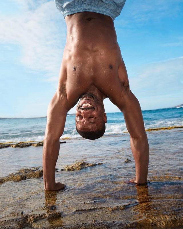 Người đàn ông gợi tình nhất thế giới khoe cơ bắp cuồn cuộn - 5