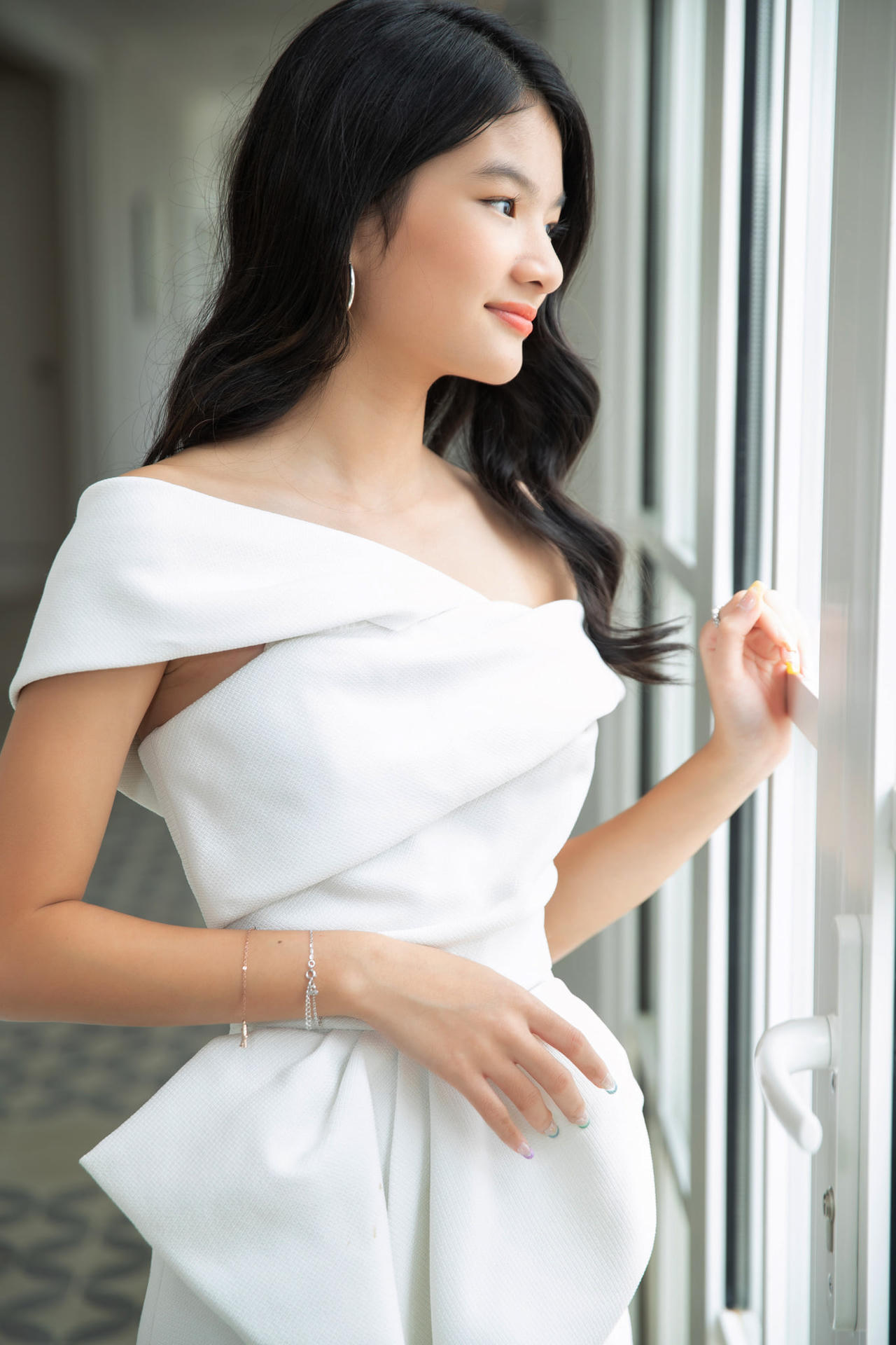 Vừa công khai tình trẻ kém 14 tuổi, Trương Ngọc Ánh khóc khi đọc tâm thư của con gái - Ảnh 3. Vừa công khai tình trẻ kém 14 tuổi, Trương Ngọc Ánh khóc khi đọc tâm thư của con gái - Ảnh 3.