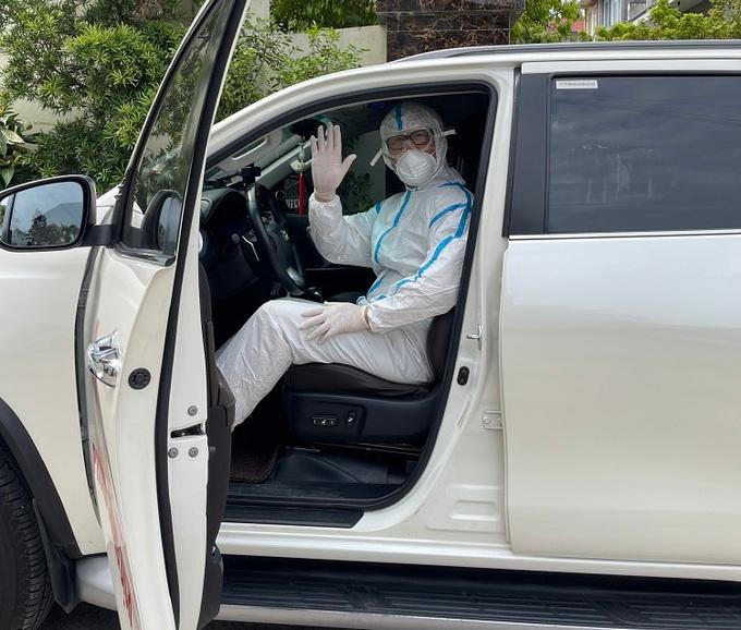 Ông giám đốc trốn vợ đi tình nguyện