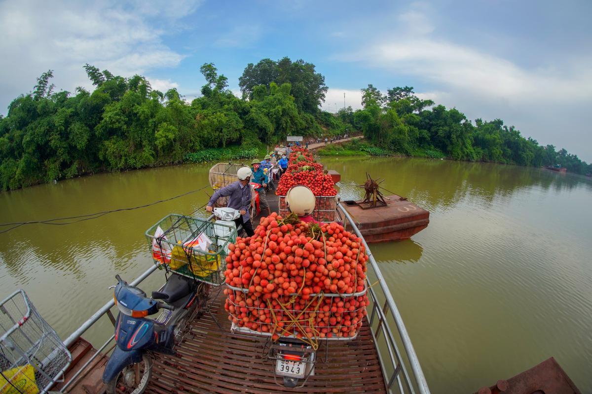 Cây cầu 'tử thần' với người bán vải ở Bắc Giang
