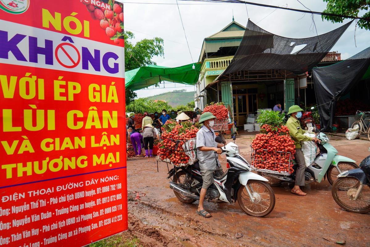 Cây cầu 'tử thần' với người bán vải ở Bắc Giang