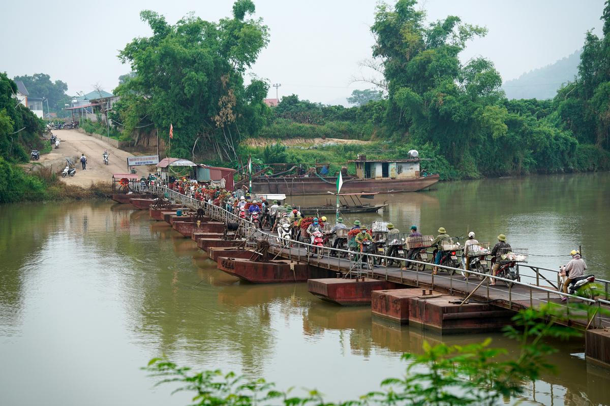 Cây cầu 'tử thần' với người bán vải ở Bắc Giang