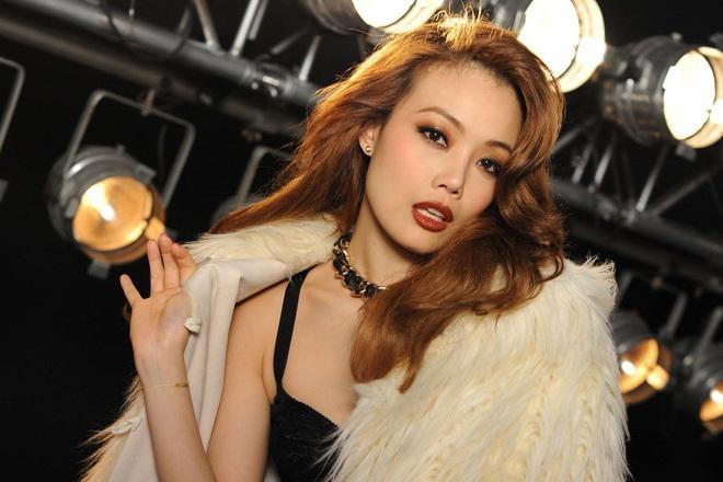 Không chỉ có Britney Spears, nhiều ngôi sao cũng khổ vì bố mẹ