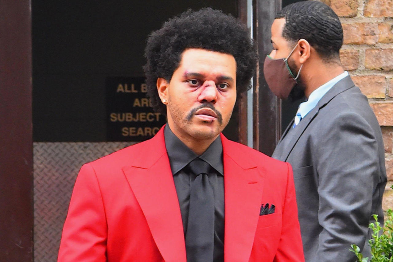 Chân dung nam ca sĩ kém 15 tuổi vướng tin yêu 'đàn chị' Angelina Jolie