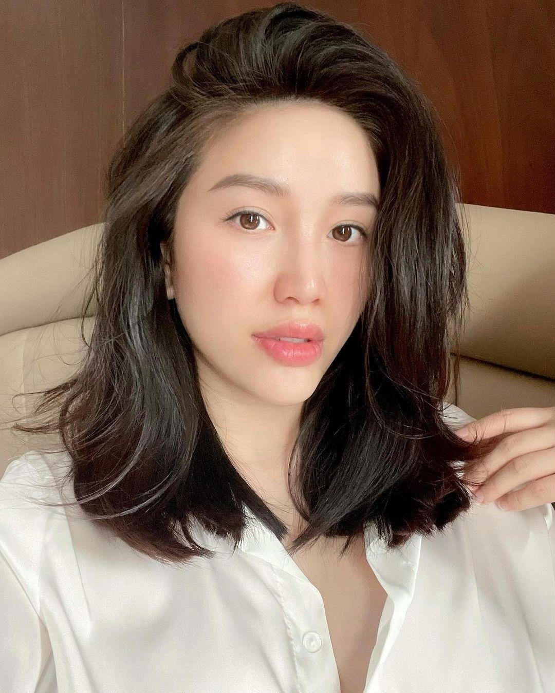 Sao Việt 'mở salon' cắt tóc tại nhà