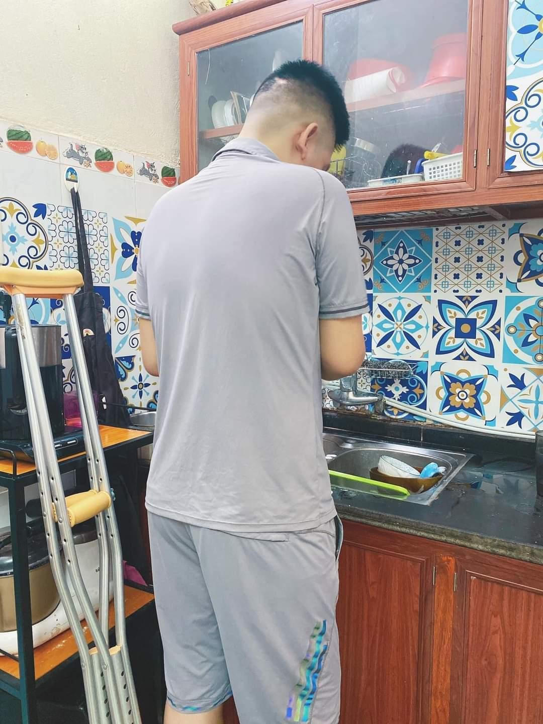 Chồng gặp tai nạn nguy kịch, vợ trẻ bao dung cứu vãn hôn nhân