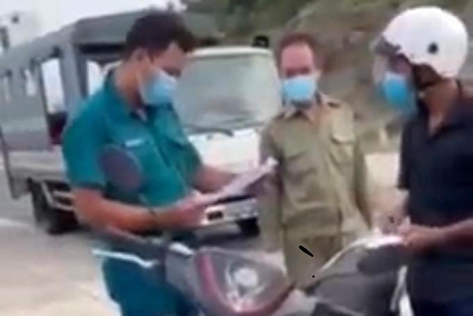 Dừng nhiệm vụ, xem xét kỷ luật phó chủ tịch phường nói 'bánh mì không phải là lương thực'