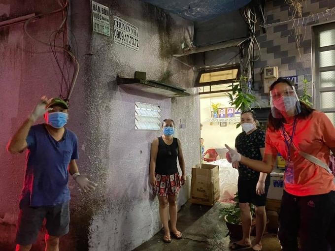 H'Hen Niê làm shipper