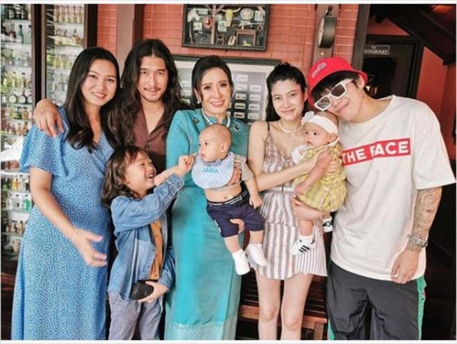 Nhan sắc đáng kinh ngạc của cựu hoa hậu Hoàn vũ đã là U80