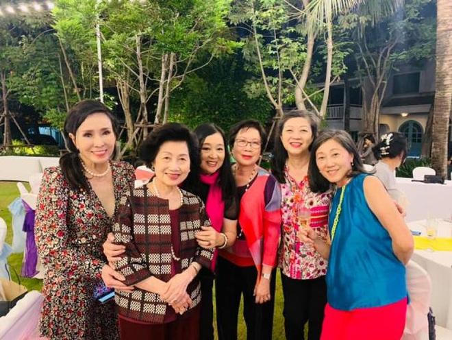 Nhan sắc đáng kinh ngạc của cựu hoa hậu Hoàn vũ đã là U80