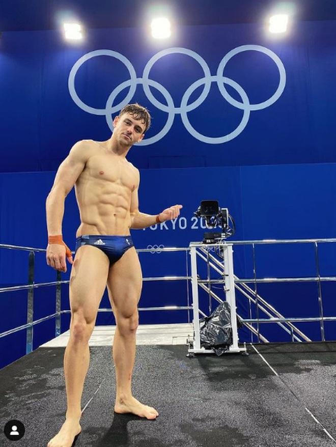 Dáng vóc đáng mơ ước của 'mỹ nam' Olympic mê... đan len