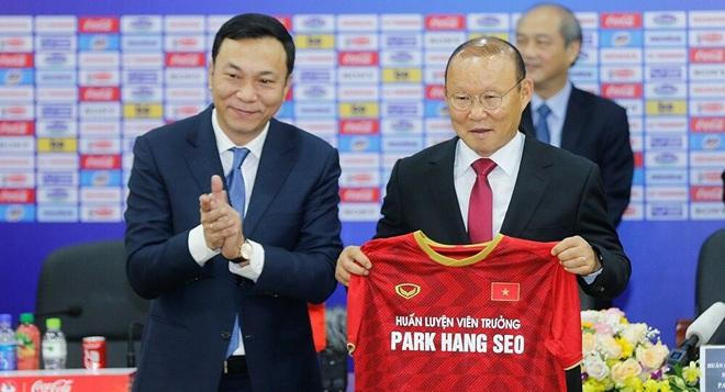Vì sao HLV Park Hang Seo chưa 'chốt hạ' hợp đồng với VFF?
