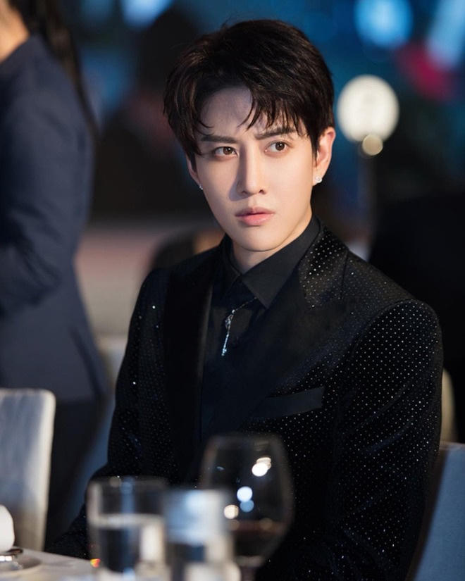 Mỹ nam châu Á phản ứng thế nào khi bị tố bí mật lấy vợ, có con?