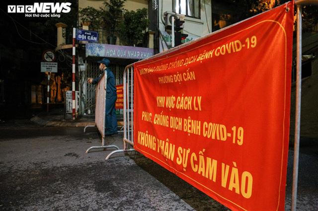 Hà Nội phong tỏa một dãy phố Đội Cấn có chùm ca dương tính SARS-CoV-2