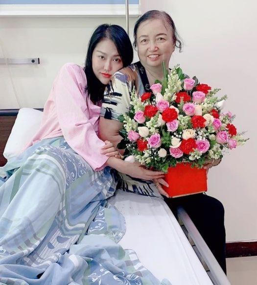 Bốn sao Việt mất người thân trong mùa dịch
