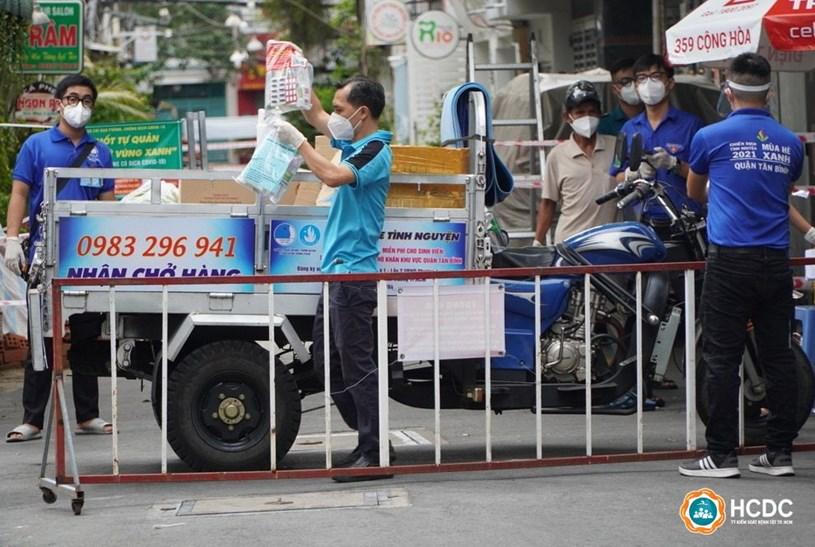 Túi thuốc đặt cửa nhà cùng F0 TP HCM chiến thắng COVID-19