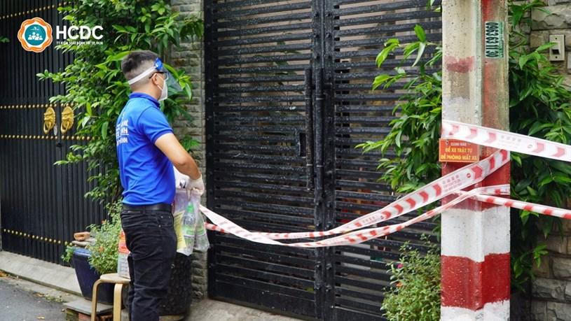 Túi thuốc đặt cửa nhà cùng F0 TP HCM chiến thắng COVID-19