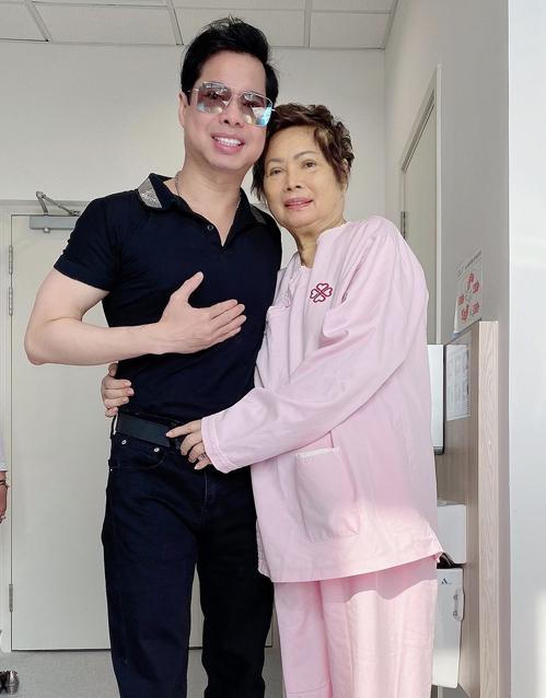 Bốn sao Việt mất người thân trong mùa dịch