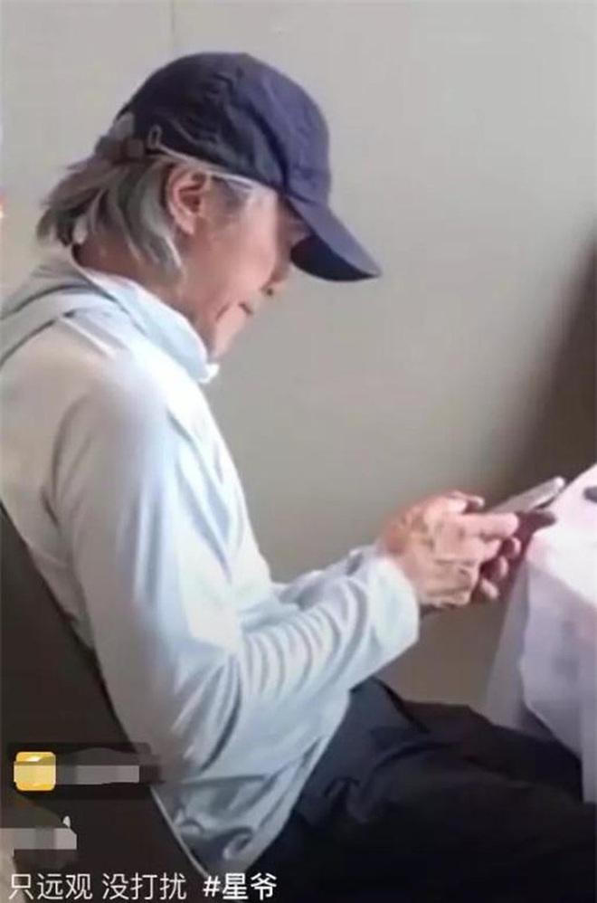 Châu Tinh Trì lên tiếng trước tin đồn hò hẹn người đẹp kém 42 tuổi