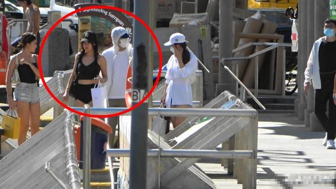 Châu Tinh Trì lên tiếng trước tin đồn hò hẹn người đẹp kém 42 tuổi